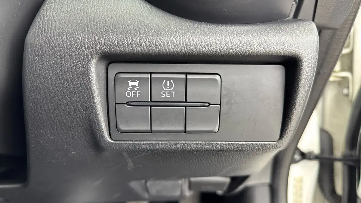 2018-fiat-124-14-multiair-124-spider-s-design-big-32