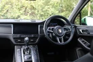 2018-porsche-macan-small-9