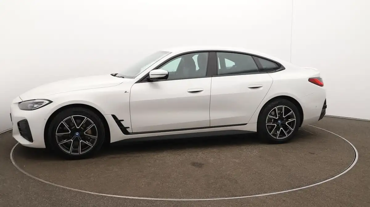 2022-bmw-i4-e-edrive40-m-sport-big-67