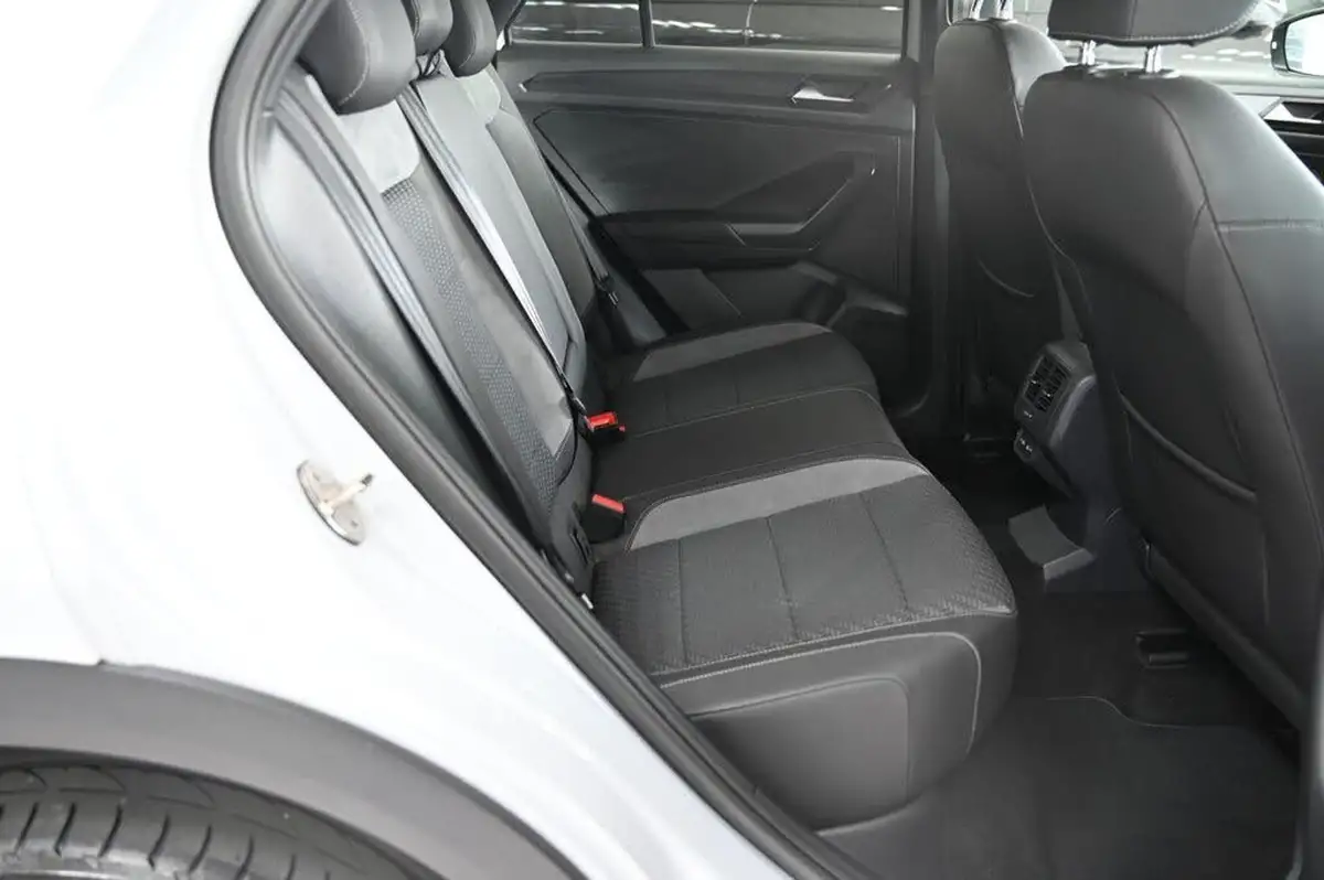 2021-volkswagen-t-roc-15-tsi-r-line-hatchback-5d-dsg-big-17