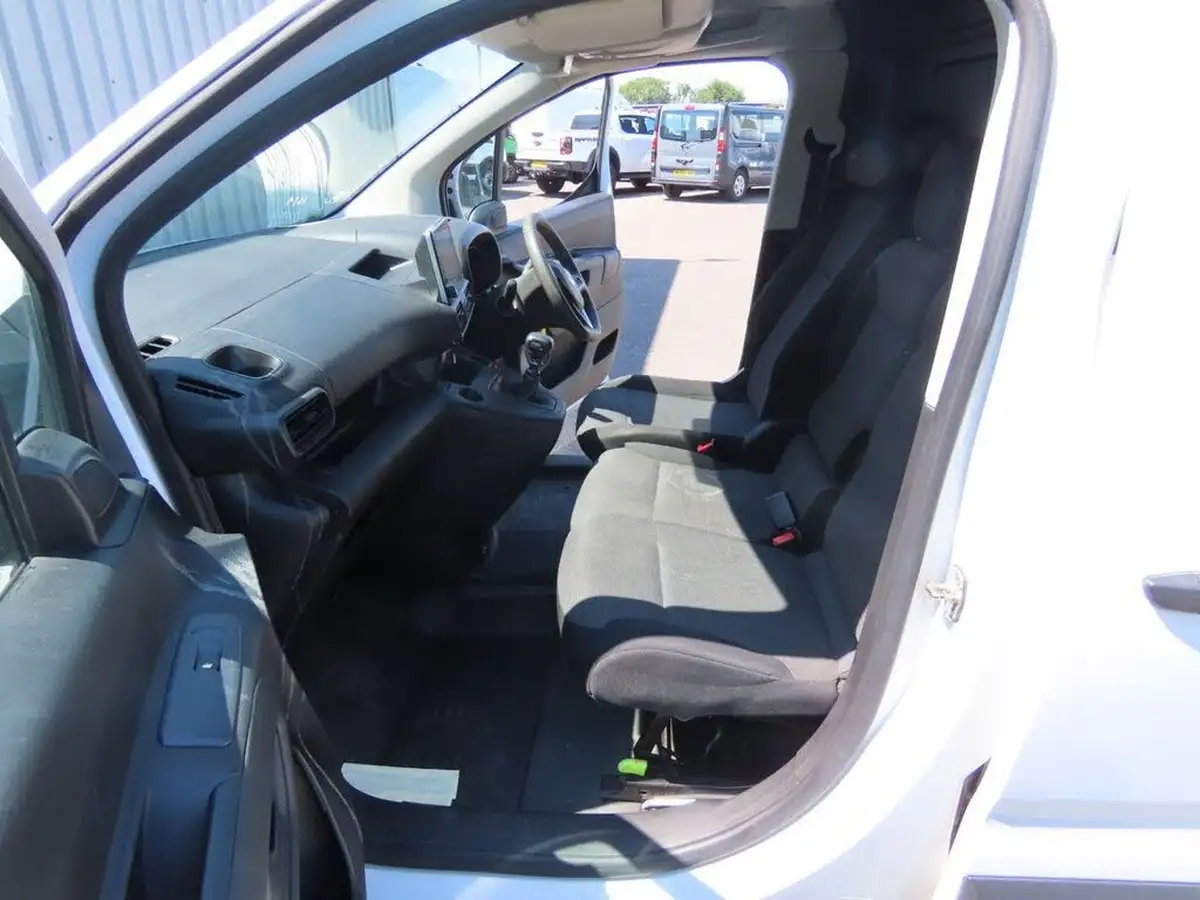 2022-vauxhall-combo-15cdti-sportive-2300-100pseu6dt-l1h1-big-13