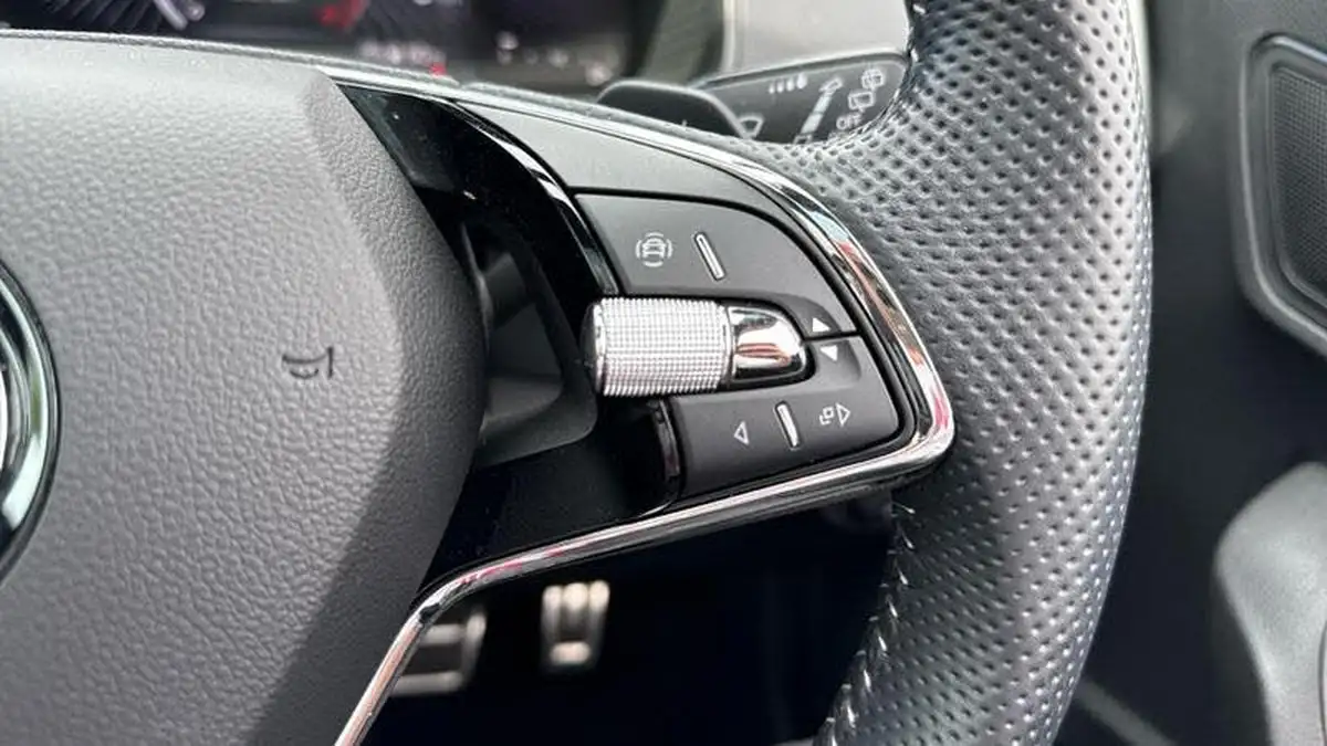 2022-skoda-karoq-15-tsi-sportline-dsg-big-25