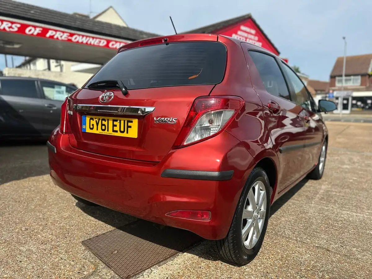2011-toyota-yaris-133-tr-vvt-i-99bhp-5d-big-29