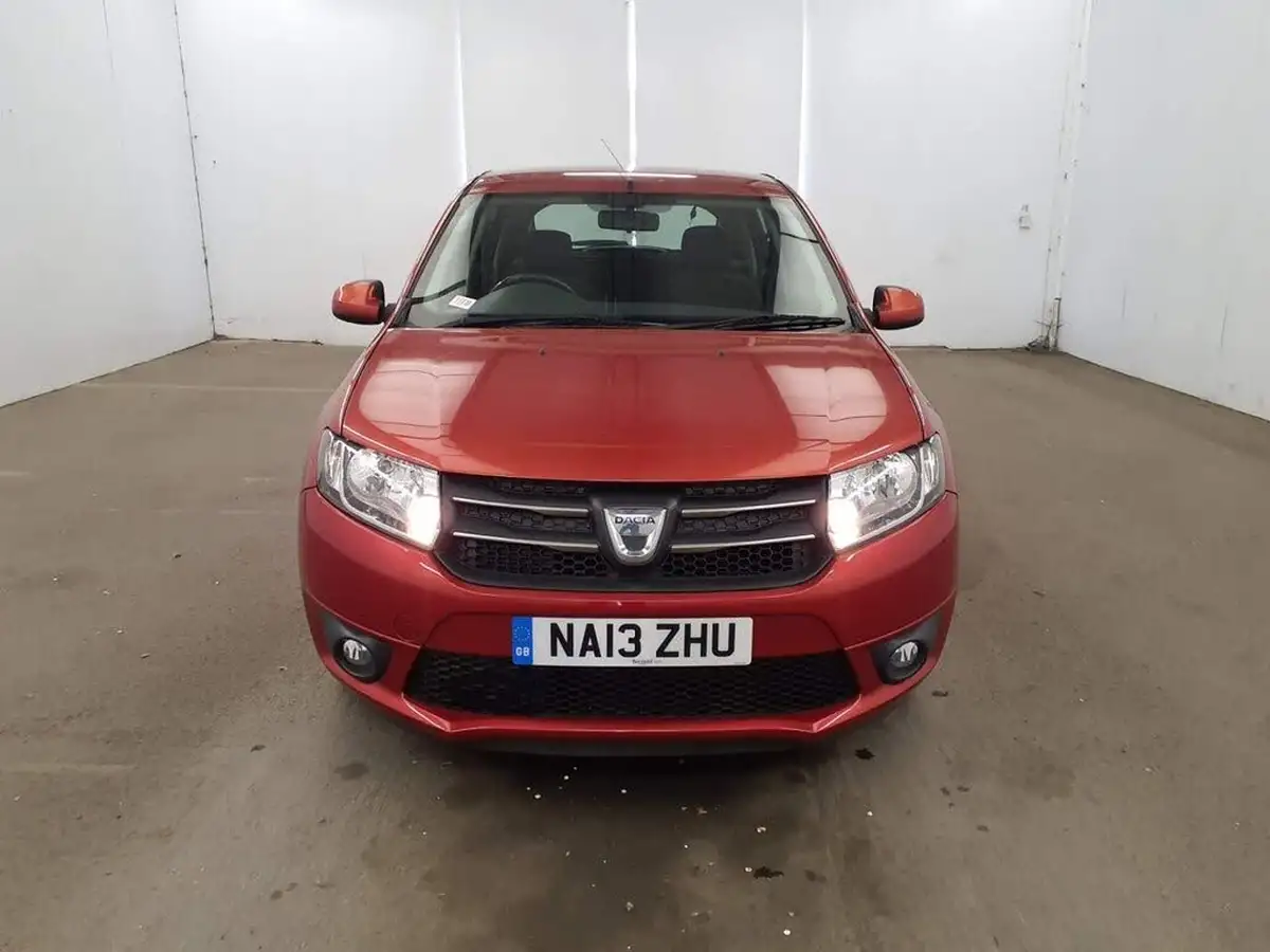 2013-dacia-sandero-12-laureate-big-1
