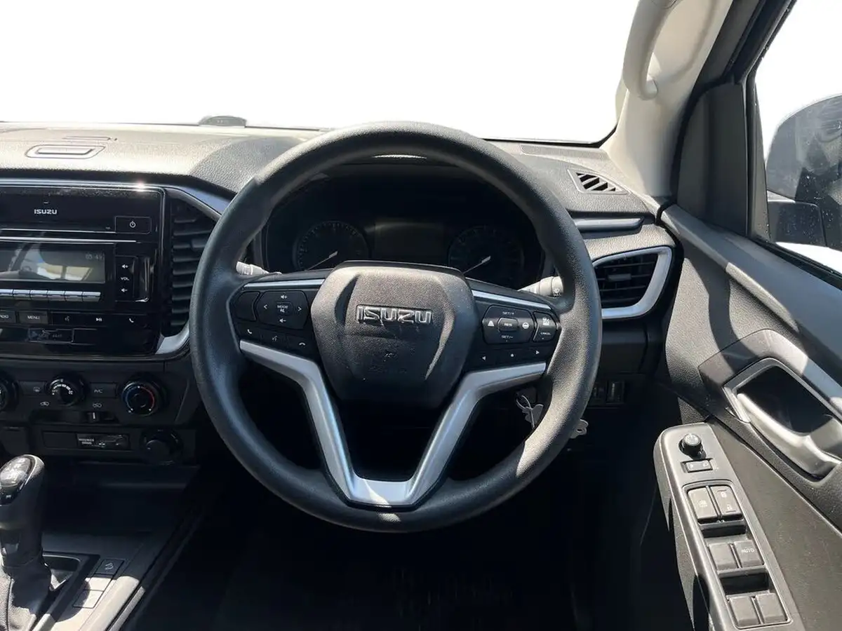 2021-isuzu-d-max-19td-dl20-double-pickup-auto-big-10