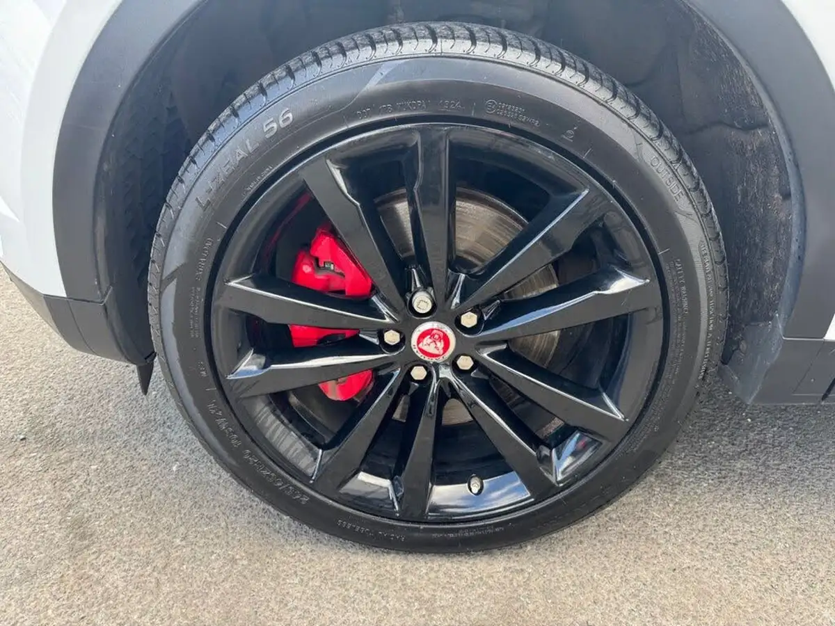 2018-jaguar-e-pace-20-i4-249ps-ss-big-10