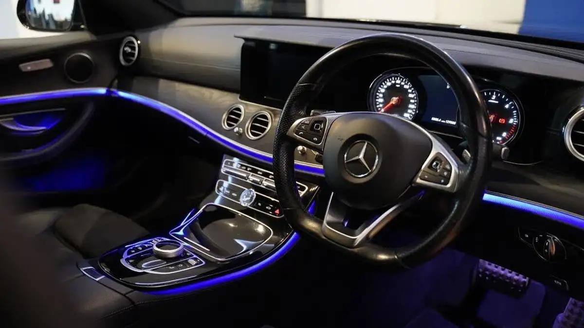 2017-mercedes-benz-e-class-20d-e220d-amg-line-ss-estate-5d-big-22