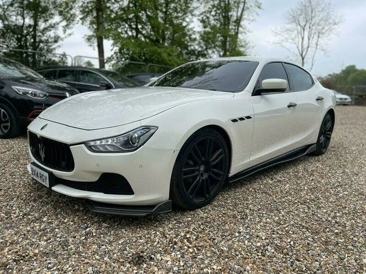 2014-maserati-ghibli-30td-big-1