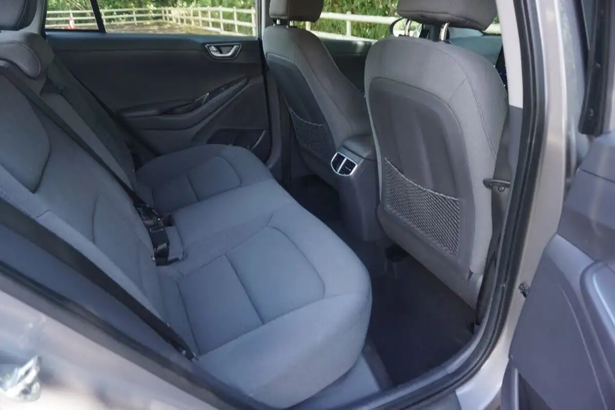 2022-hyundai-ioniq-e-premium-electric-big-8