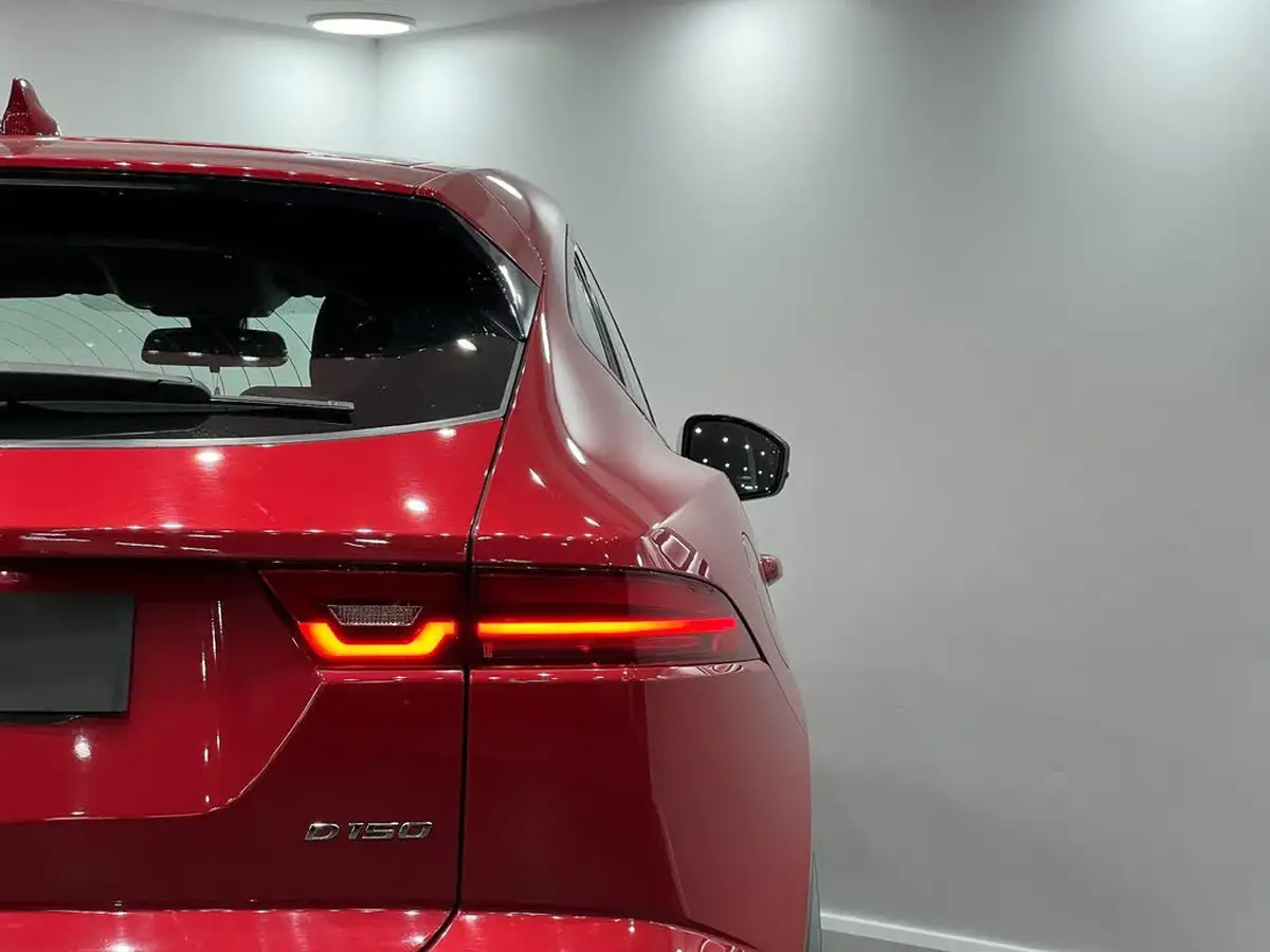 2018-jaguar-e-pace-20-i4d-150ps-ss-big-21