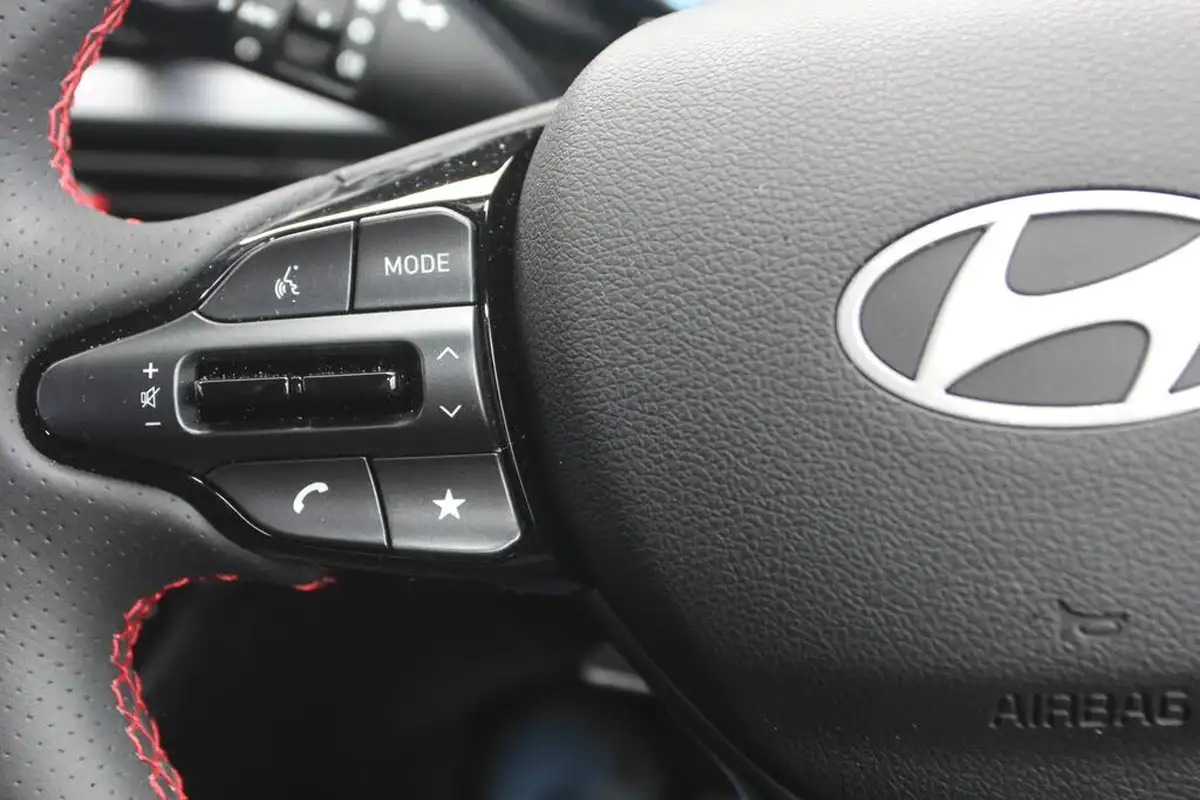 2025-hyundai-i20-10-t-gdi-n-line-s-big-11
