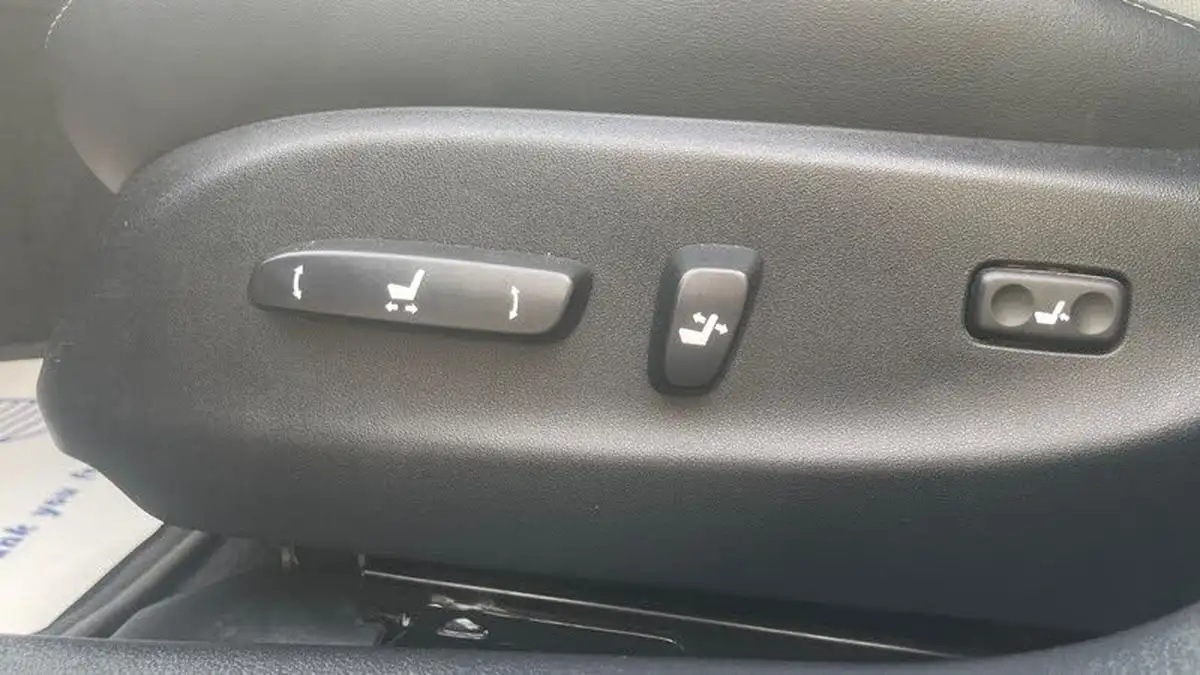 2010-lexus-is-250-25-se-i-dab-saloon-4d-auto-big-14