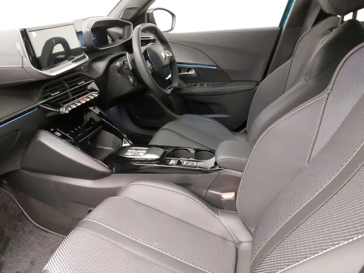 2025-peugeot-2008-suv-12-puretech-gt-136ps-hybrid-e-dsc6-big-4