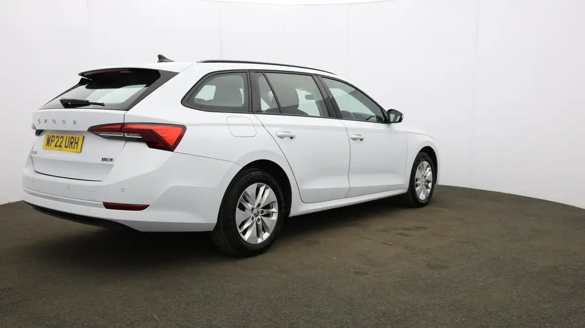 2022-skoda-octavia-10-tsi-se-technology-110ps-estate-big-52