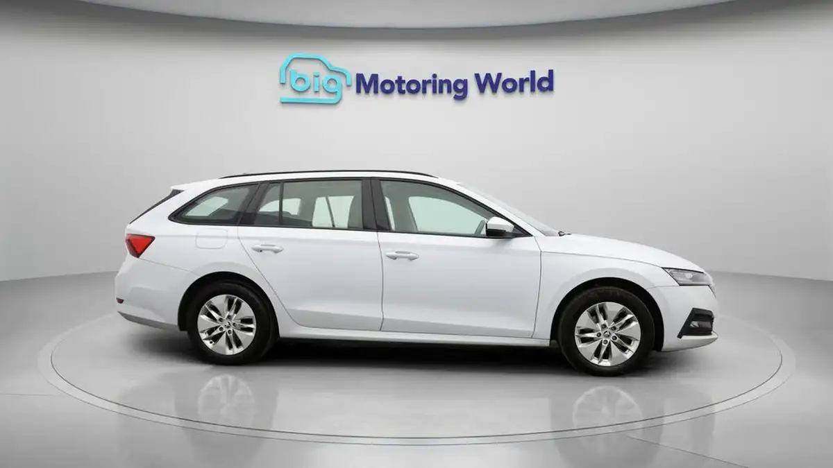2022-skoda-octavia-10-tsi-se-technology-110ps-estate-big-8