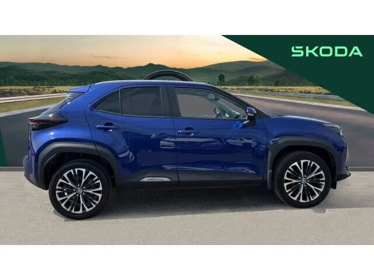 2022-toyota-yaris-cross-15-vvt-i-excel-big-3