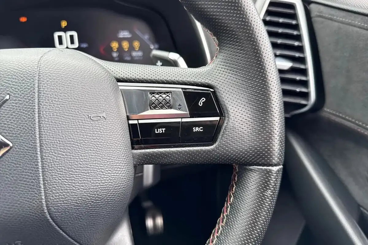 2018-ds-ds-7-crossback-20bluehdi-performance-line-big-39
