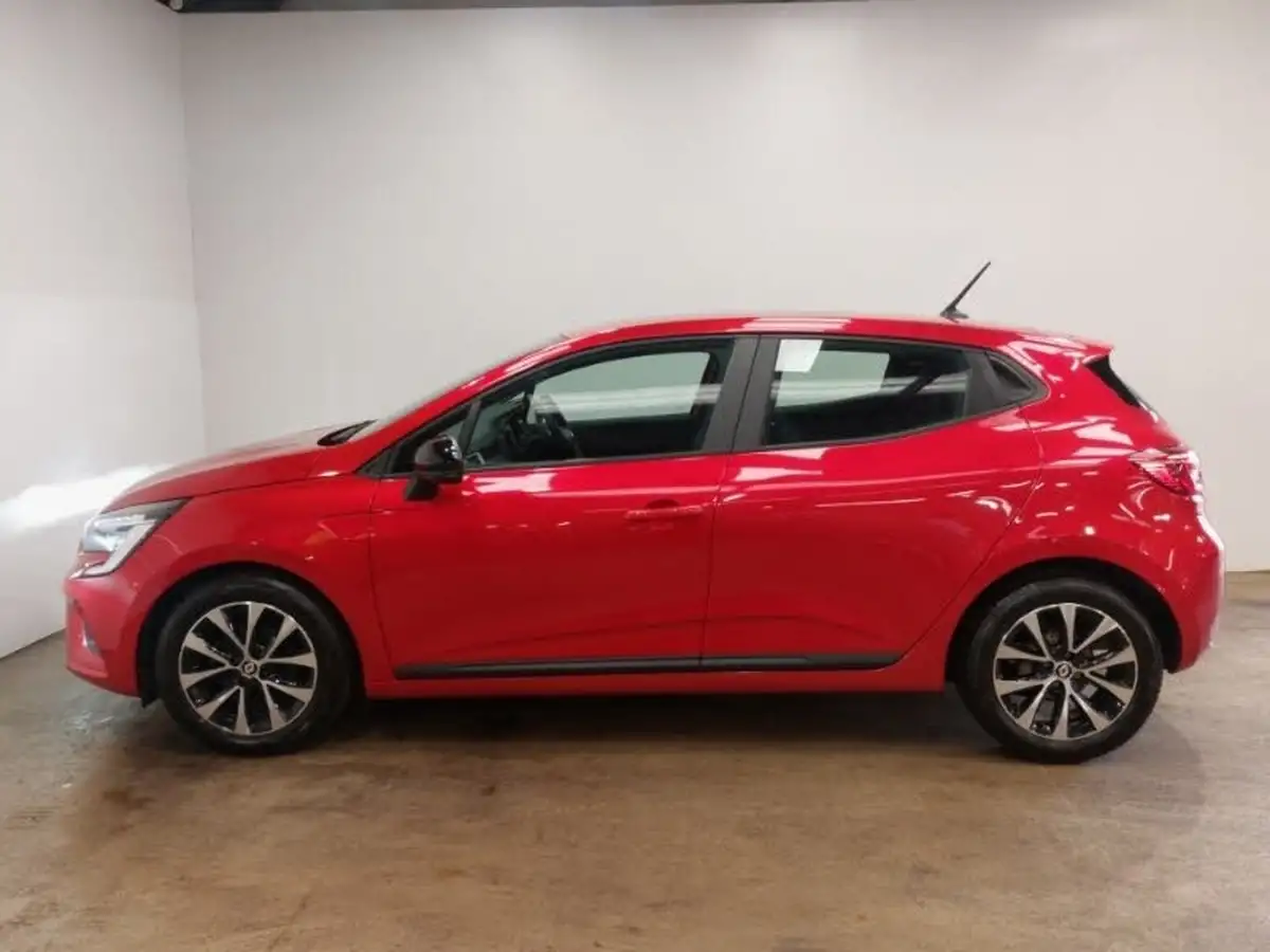 2023-renault-clio-10-tce-evolution-big-3