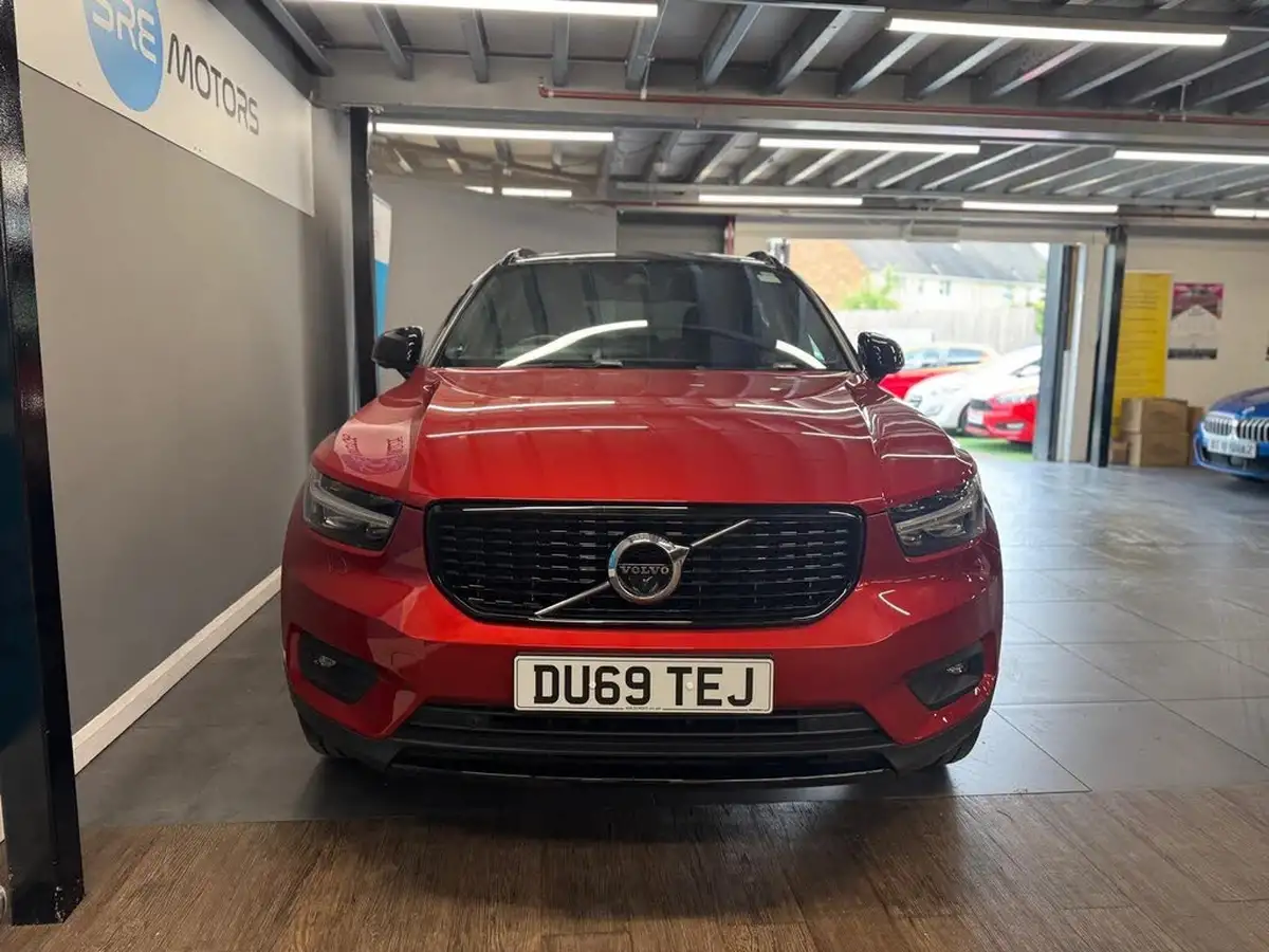 2019-volvo-xc40-15-t3-r-design-163bhp-geartronic-big-1