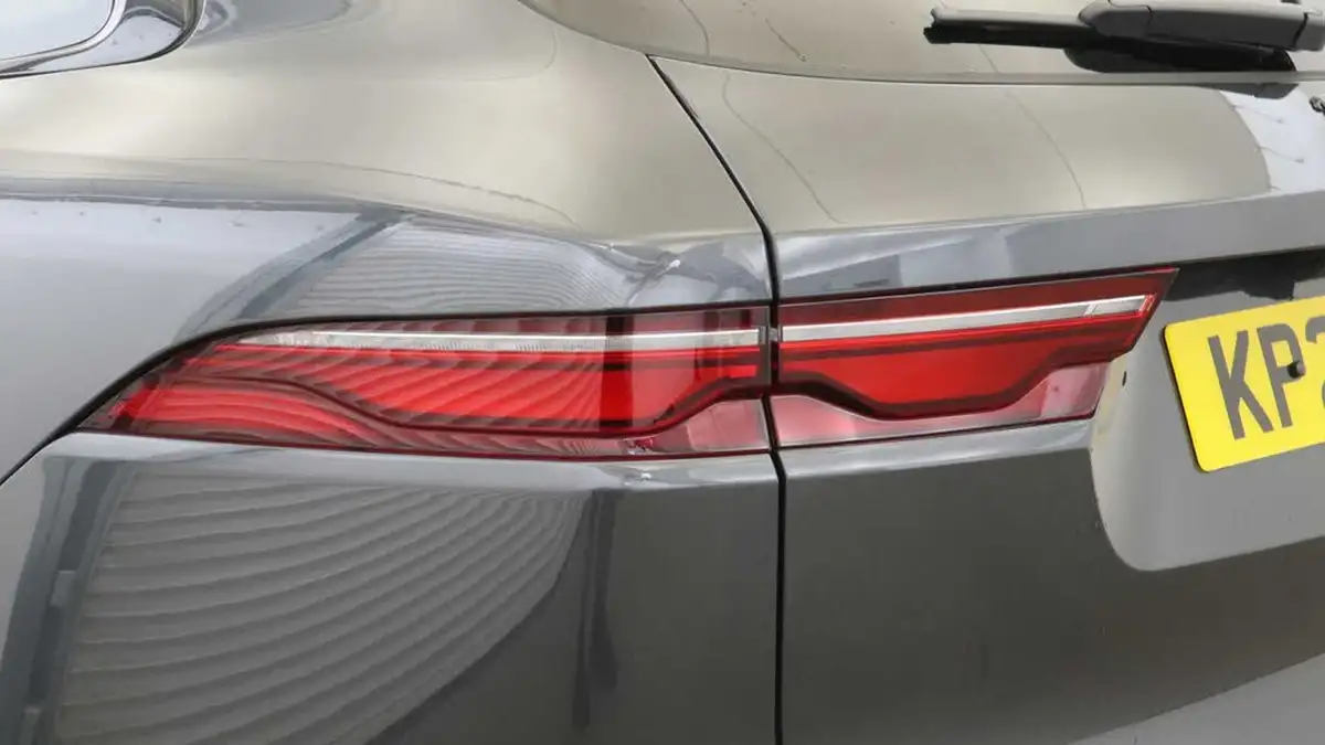 2024-jaguar-f-pace-20-p400e-r-dynamic-hse-black-big-15