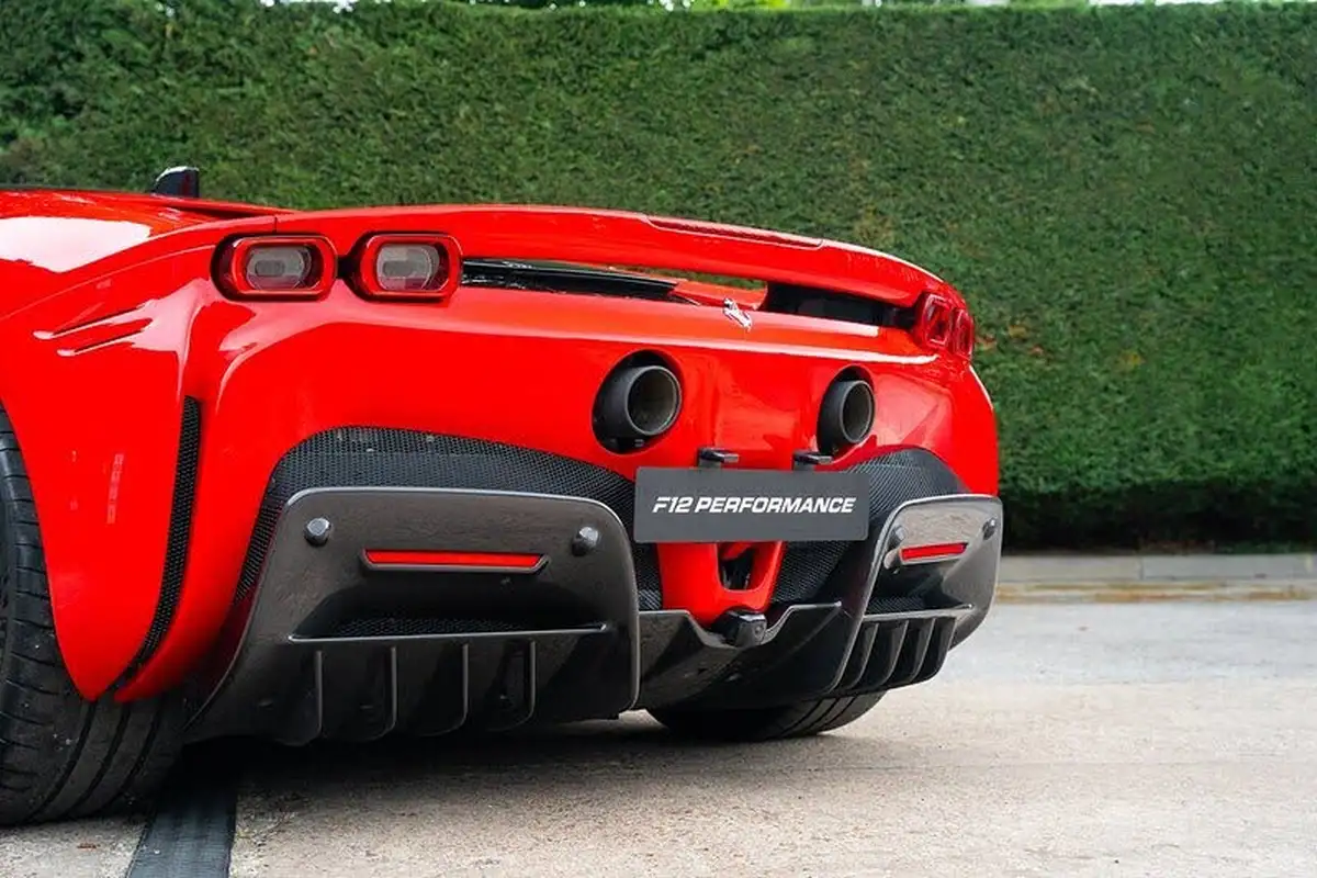 2023-ferrari-sf90-40t-v8-f1-dct-ss-4wd-big-30