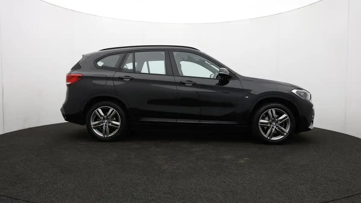 2021-bmw-x1-15-sdrive18i-m-sport-tech-pack-ii-dct-big-35