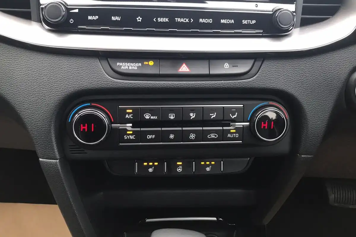 2025-kia-ceed-15-t-gdi-3-sportswagon-dct-big-14