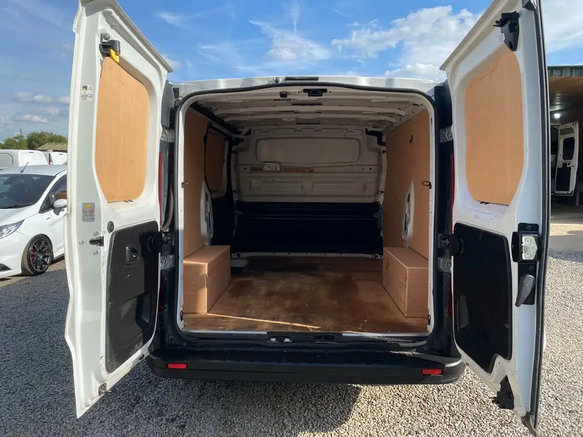 2021-renault-trafic-20dci-sl30-energy-120-business-panel-big-9