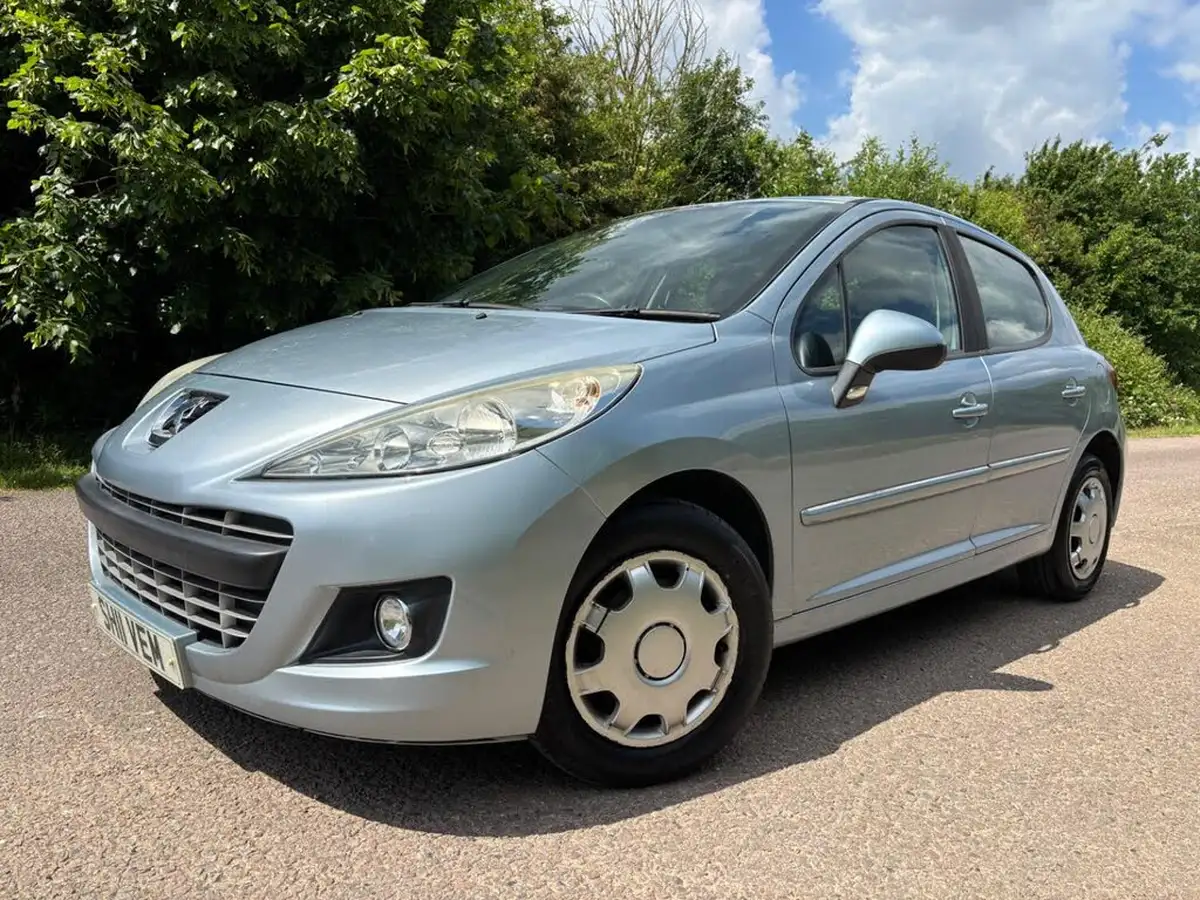 2011-peugeot-207-14-active-75-5d-1360cc-big-9