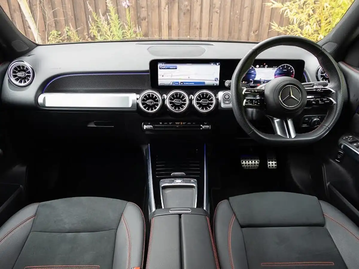 2024-mercedes-benz-glb-class-13-glb200-amg-line-executive-big-2