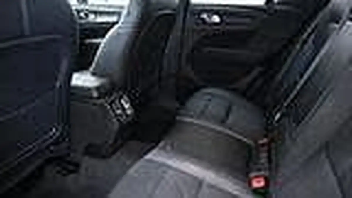 2022-volvo-xc40-e-twin-recharge-big-25