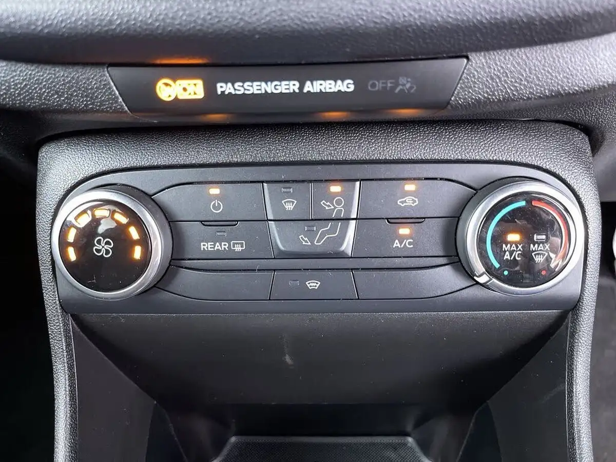 2018-ford-fiesta-10t-st-line-100ps-3d-big-41