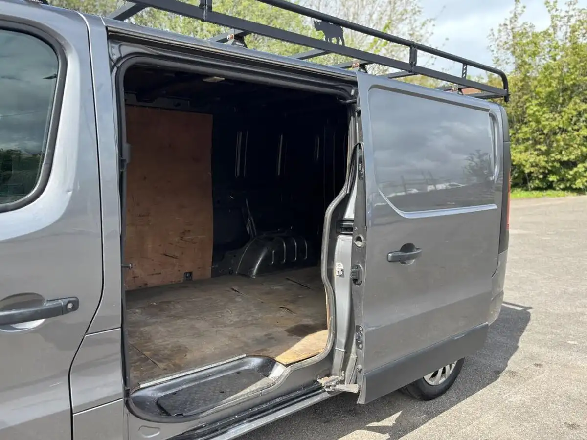 2018-vauxhall-vivaro-16cdti-sportive-2900-l2h1-125pseu6-biturbo-ss-ecotec-panel-big-18