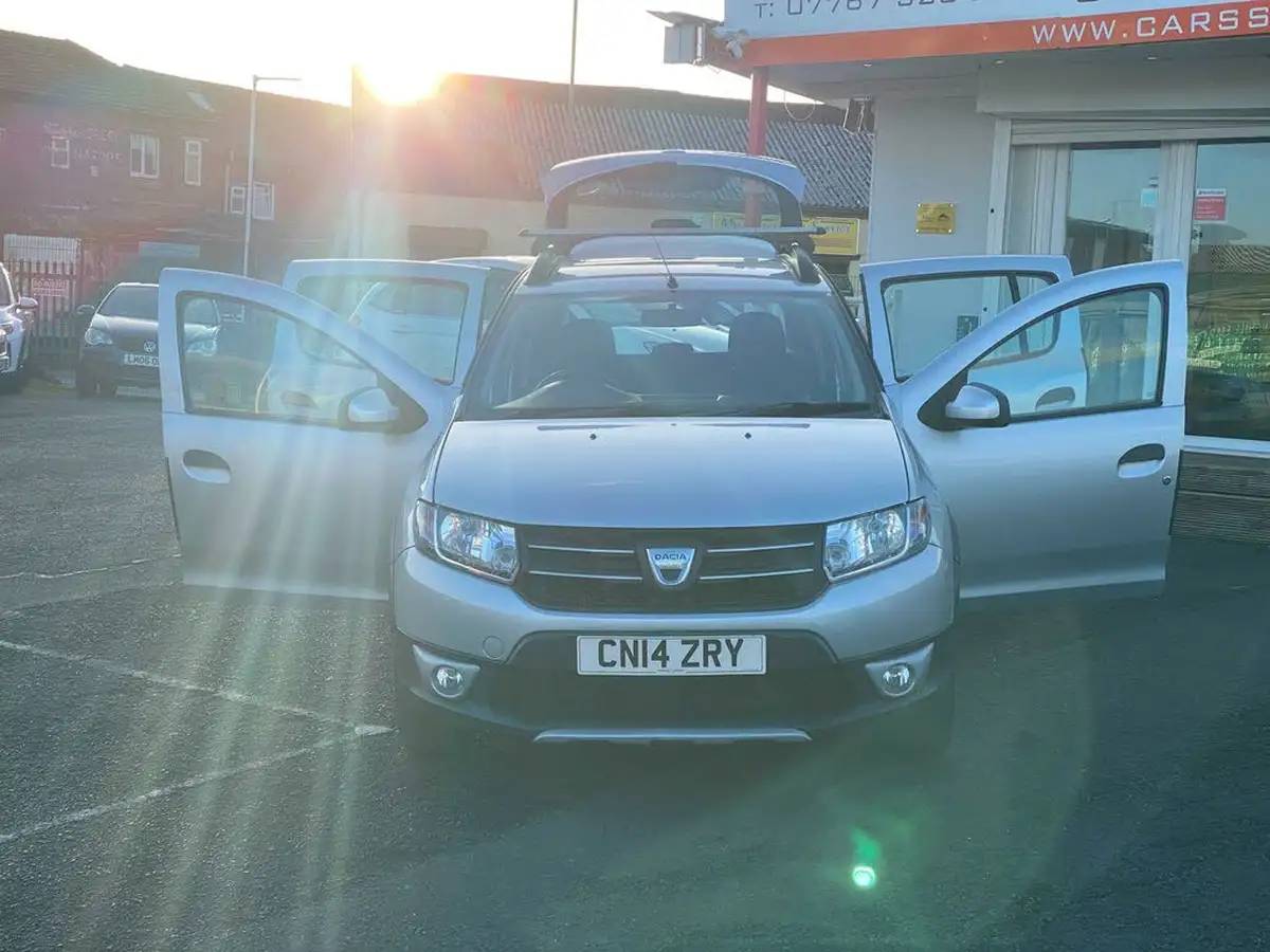 2014-dacia-sandero-stepway-15d-laureate-big-19