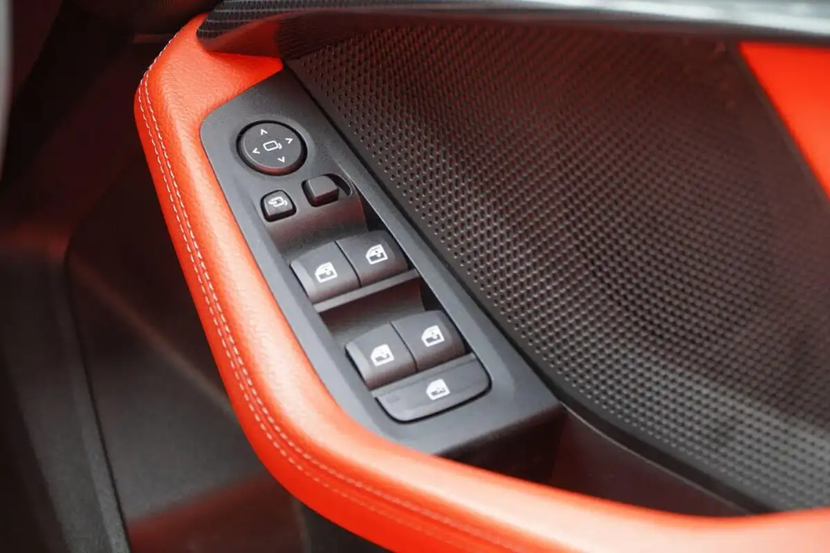 2021-bmw-1-series-15-118i-m-sport-big-26