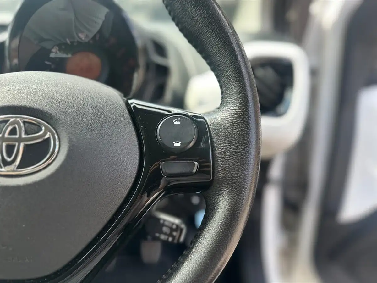 2018-toyota-aygo-10-vvt-i-x-press-71bhp-big-10
