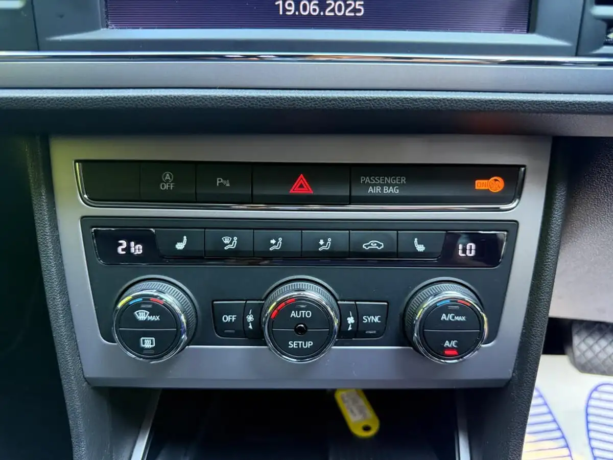 2018-seat-leon-14-ecotsi-xcellence-technology-estate-dsg-big-50