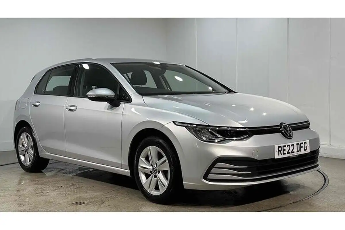 2022-volkswagen-golf-20tdi-life-hatchback-big-10