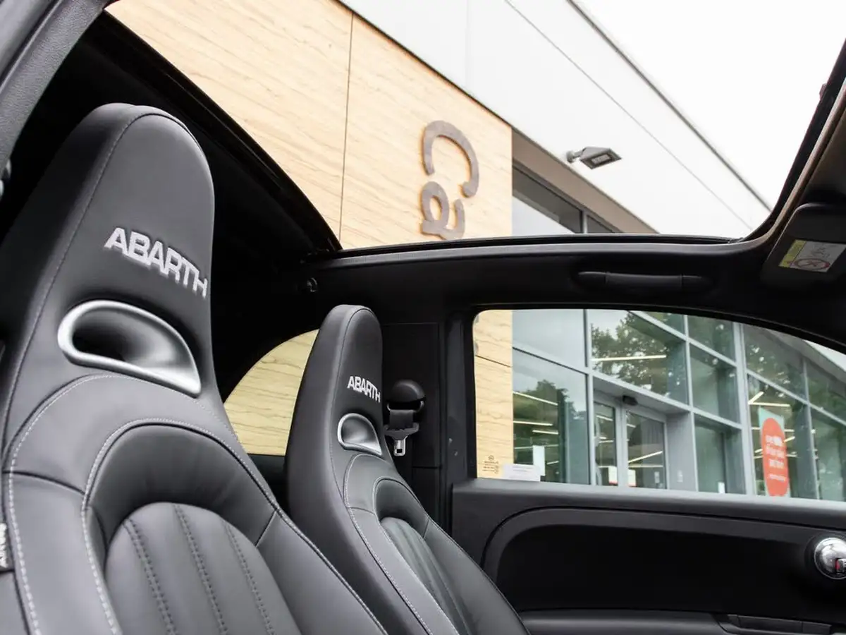 2021-abarth-595c-14-tjet-turismo-big-32