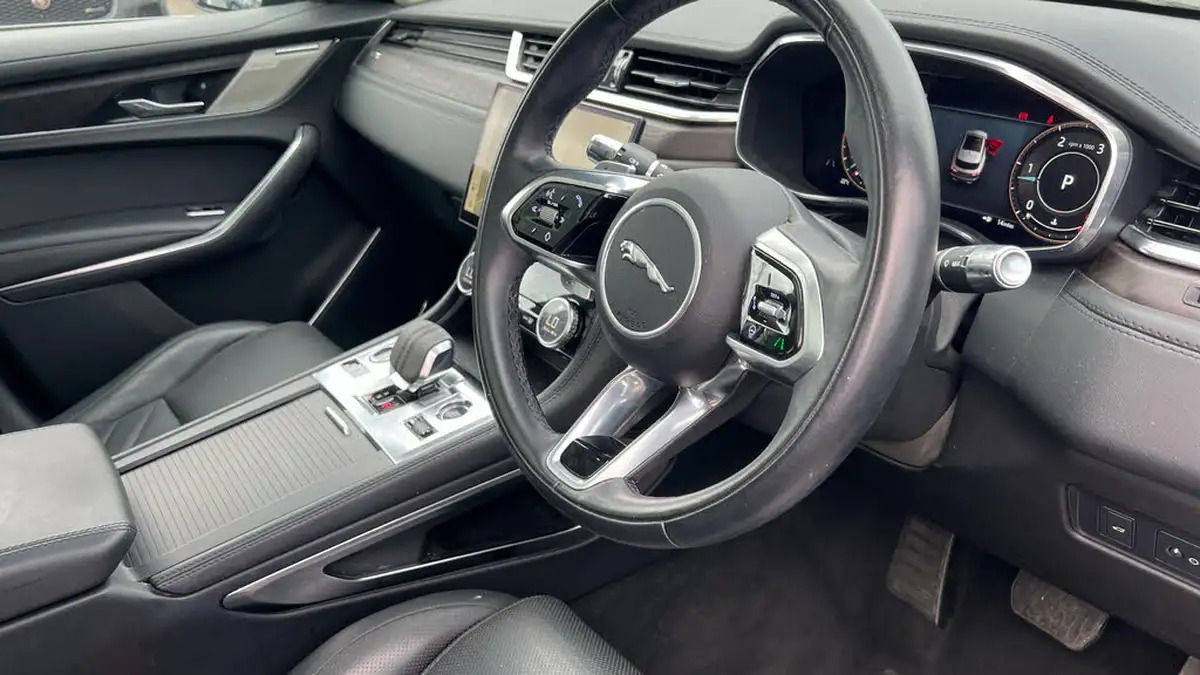 2021-jaguar-f-pace-20-d200-hse-mhev-big-21