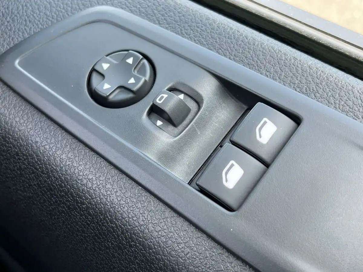 2023-vauxhall-vivaro-e-3100-75kwh-l1h1-prime-panel-van-big-25