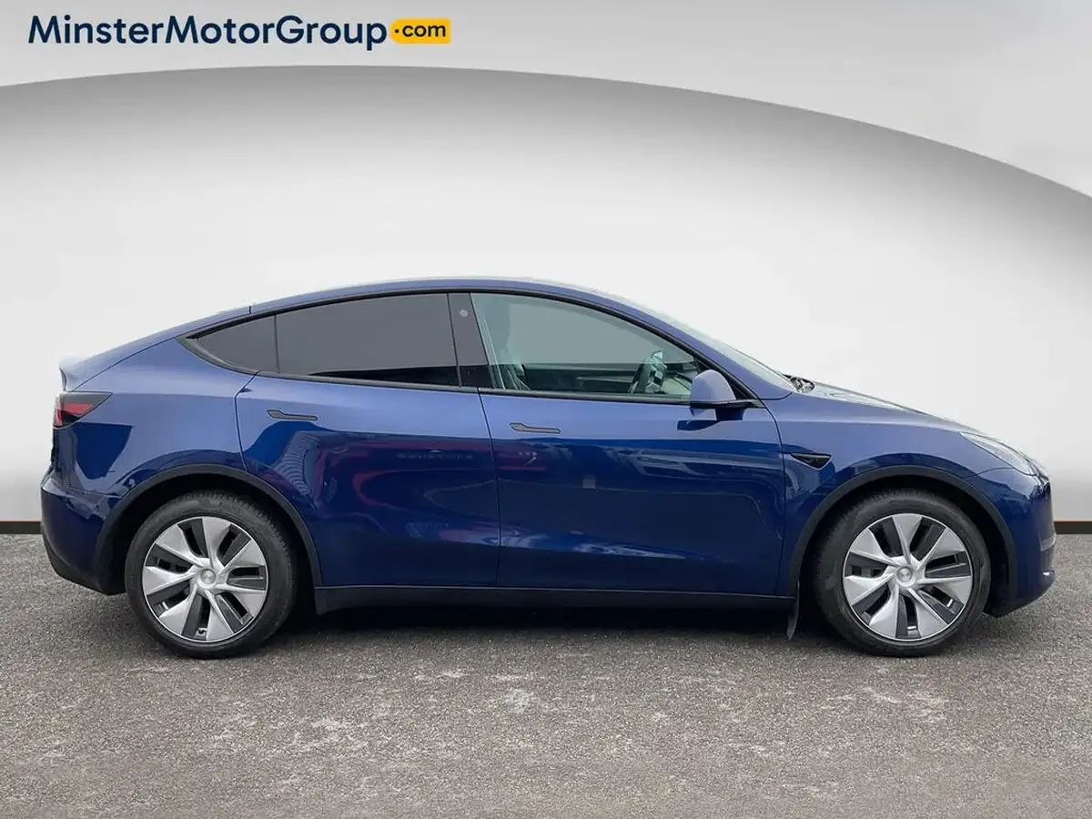 2022-tesla-model-y-e-long-range-big-1