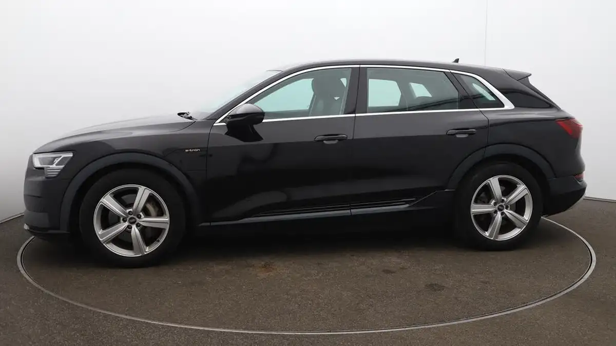 2022-audi-e-tron-55e-technik-station-wagon-big-66