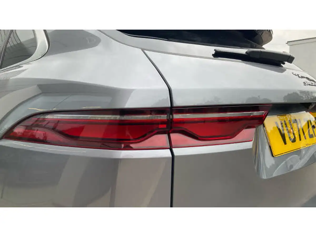 2021-jaguar-f-pace-20-d200-s-mhev-big-18