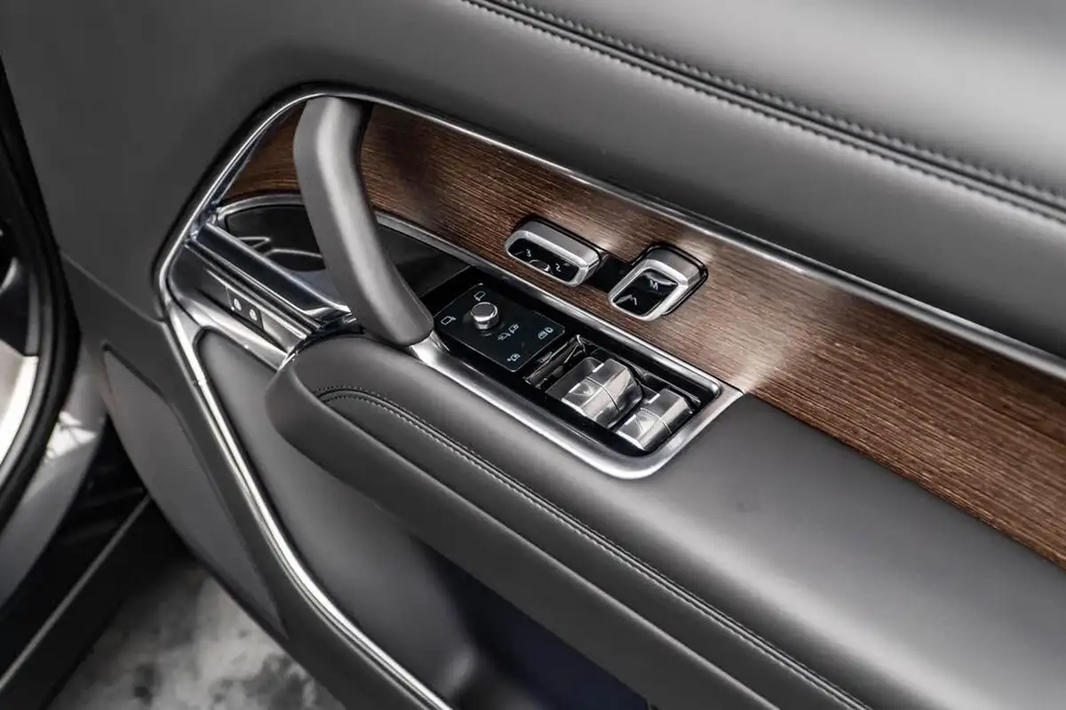 2025-land-rover-range-rover-30-d350-se-big-31