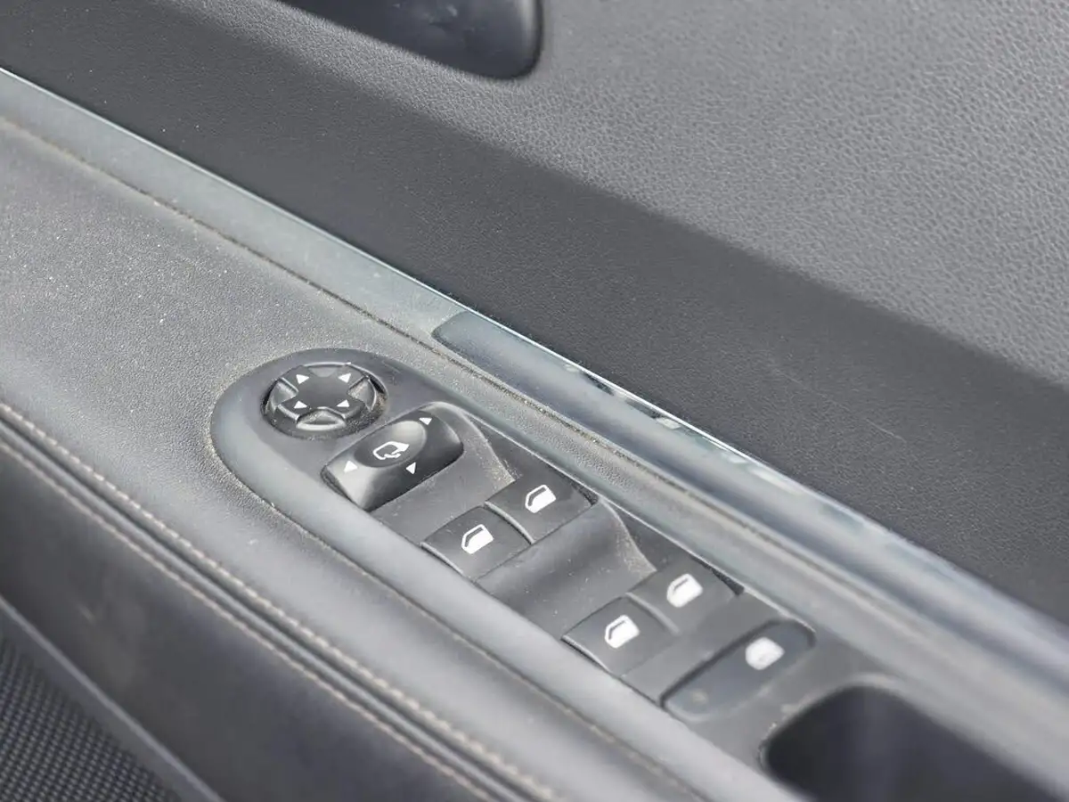 2016-peugeot-3008-crossover-16bluehdi-allure-big-54
