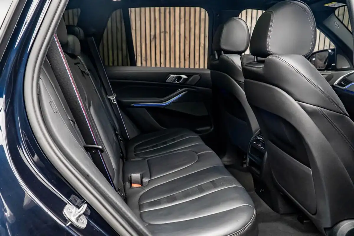 2020-bmw-x5-30td-m50d-big-40
