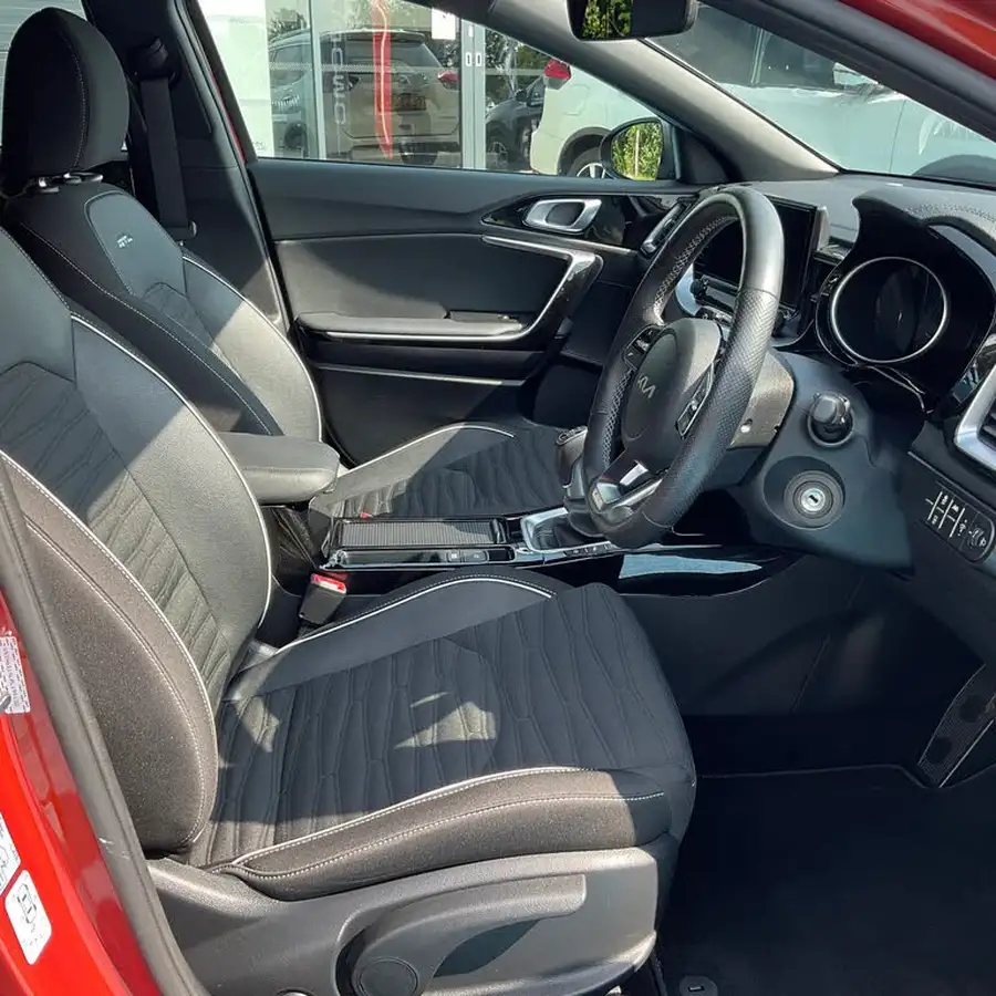 2023-kia-ceed-15-t-gdi-gt-line-158bhp-big-19