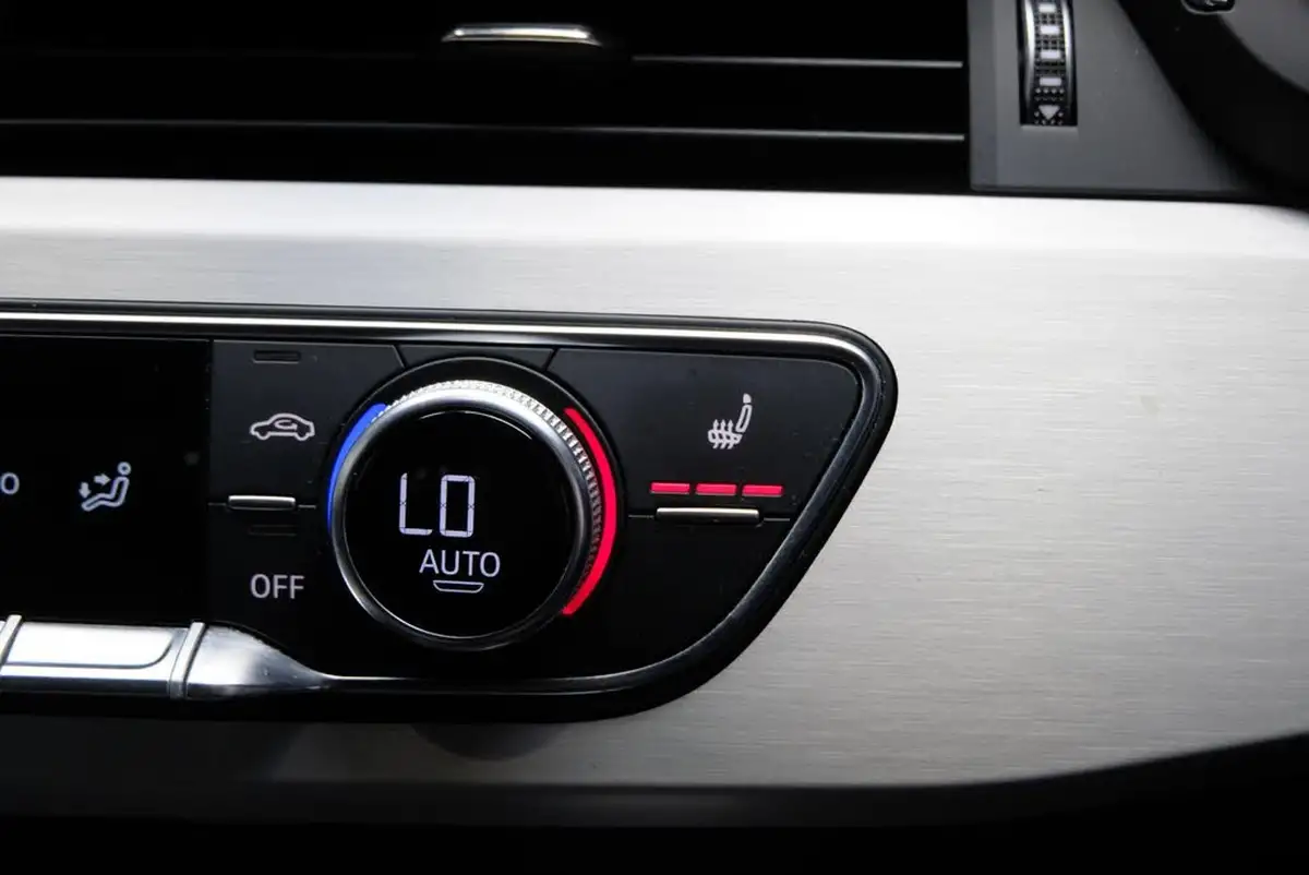 2023-audi-a4-20-35-tfsi-s-line-big-24