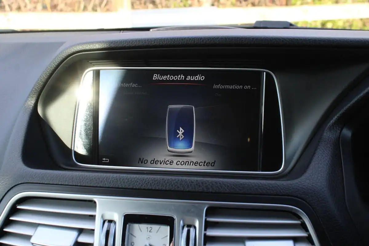 2015-mercedes-benz-e-class-30cdi-e350-amg-line-258ps-cabriolet-2d-big-24
